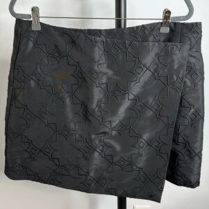 Tuckernuck black brocade wrap skirt.  Size xxl.  NWT.